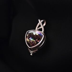 Sarda Silver 925 Pendant with Iridescent Stone